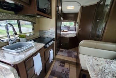 RV Trippin - "Theodore" - Thor Chateau