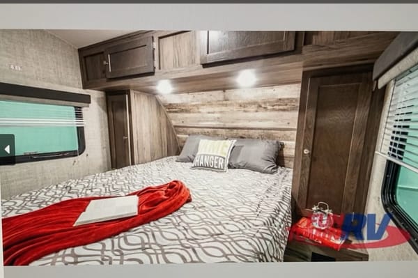 Michael N’ Adriane’s 2021 Gulf Stream 28BBS Kingsport Ranch Travel Trailer Only 3 years New!