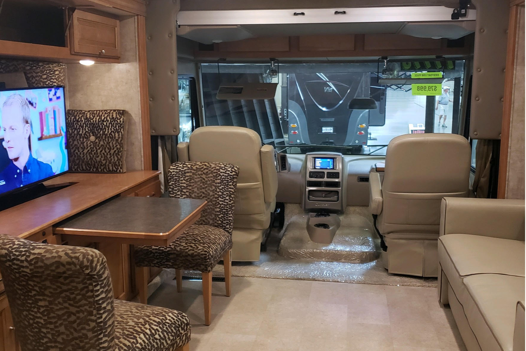 Alan's Sun star Winnebago Class A