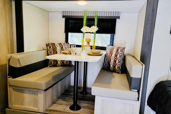 Escape - 191bhk/ Ingersoll