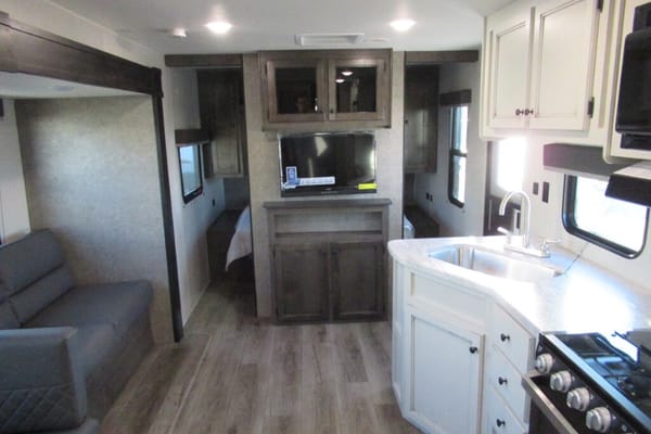 Brand new 26ft 2021 open range travel trailer