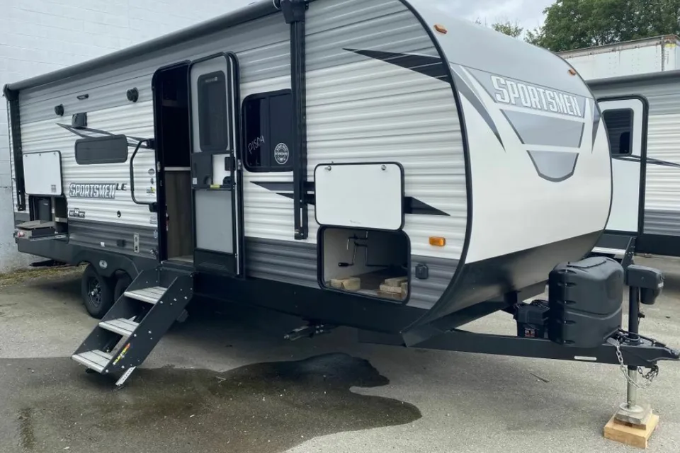 Jeff's 2021 SPORTSMEN 231BHKLE  Travel Trailer
