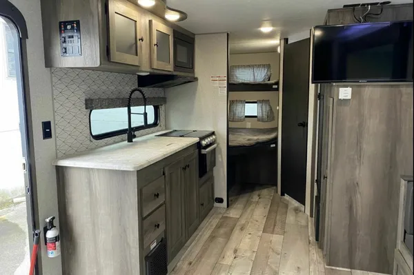 Jeff's 2021 SPORTSMEN 231BHKLE Travel Trailer