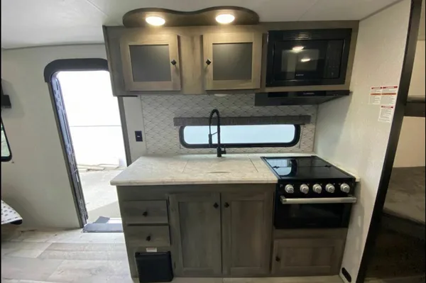 Jeff's 2021 SPORTSMEN 231BHKLE Travel Trailer
