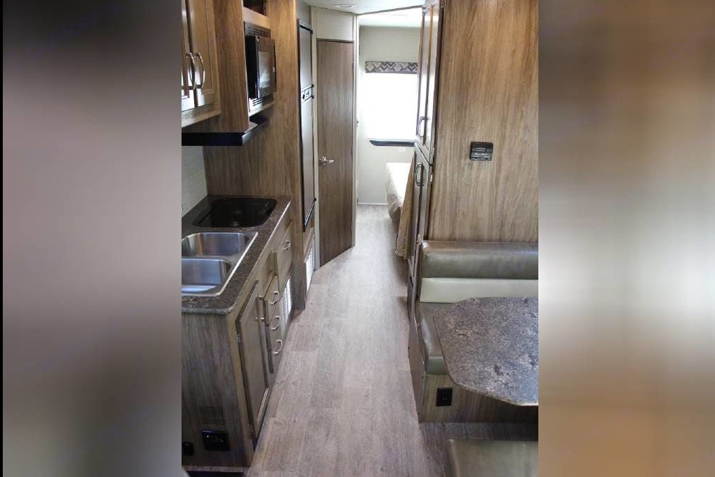 Tonyhai 's 2018 Jayco redhawk  Class C