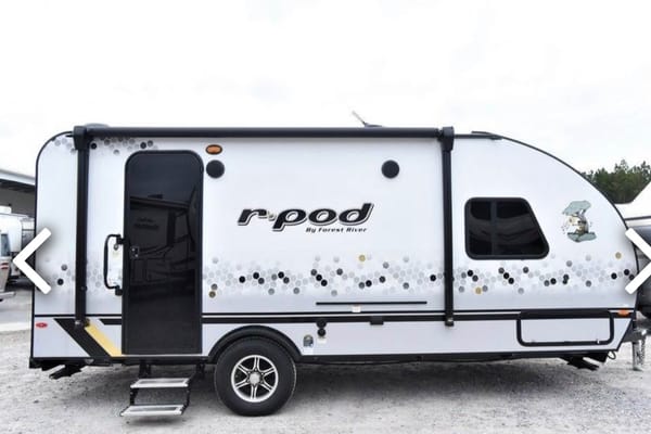 The Lifestyle Collective R-POD R-POD 195 Travel Trailer