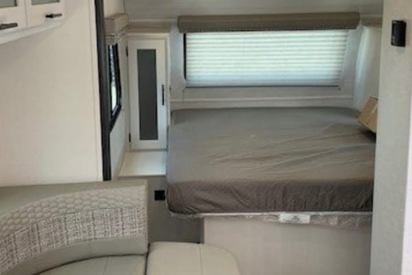 The Lifestyle Collective R-POD R-POD 195 Travel Trailer