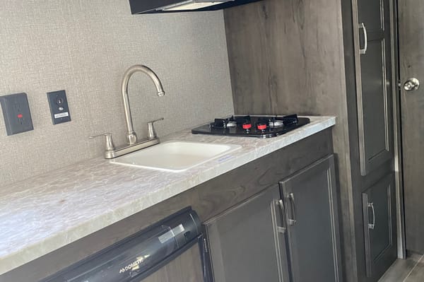 Only 3000lbs - Brand new 2021 Jayco 5 sleeper trailer