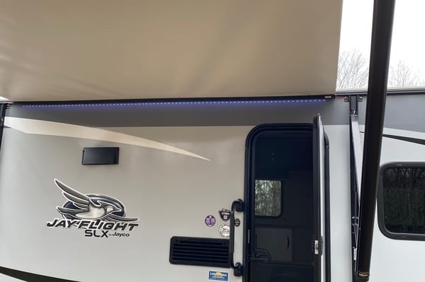 Only 3000lbs - Brand new 2021 Jayco 5 sleeper trailer