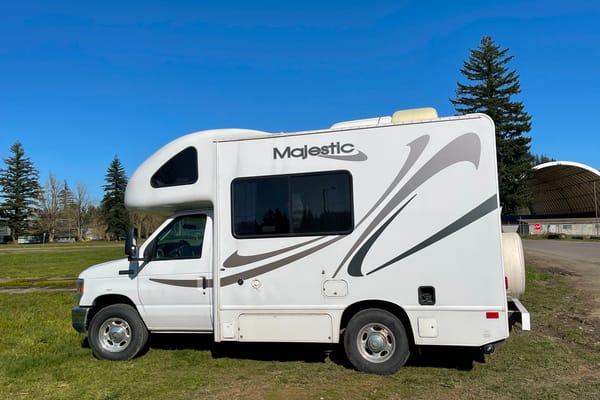 Majestic 19 ft Class C Parks Anywhere