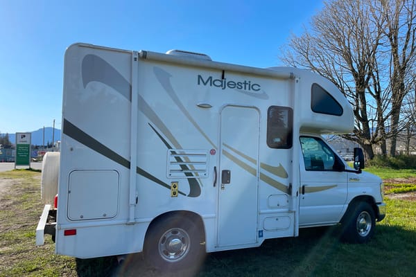 Majestic 19 ft Class C Parks Anywhere