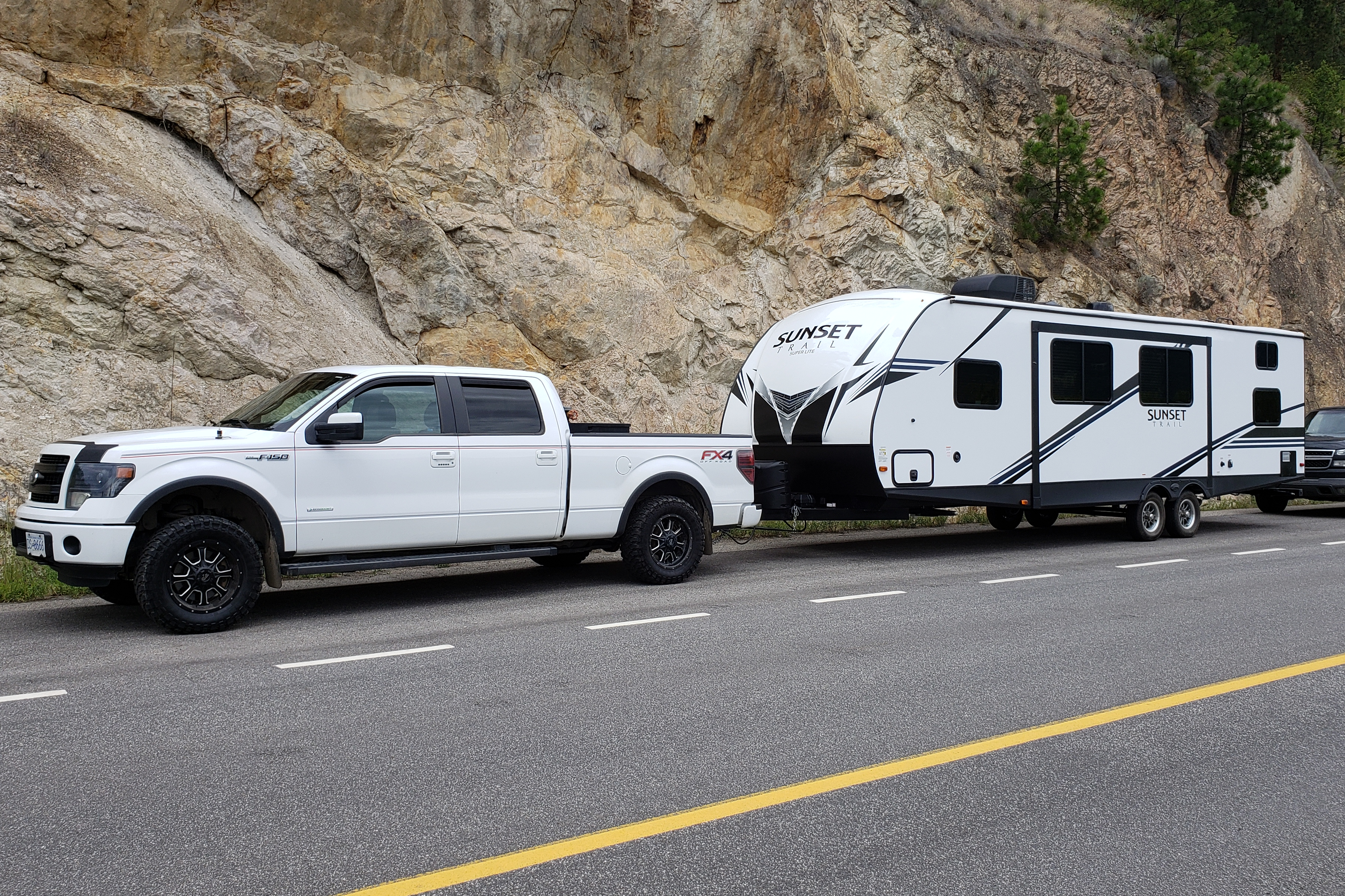 2020 Sunset Trail SS289QB Brand new! Sleeps 10!