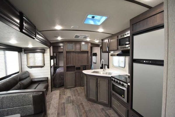 2020 Sunset Trail SS289QB Brand new! Sleeps 10!