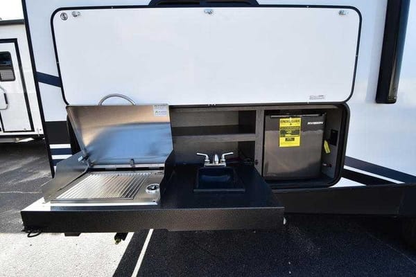 2020 Sunset Trail SS289QB Brand new! Sleeps 10!
