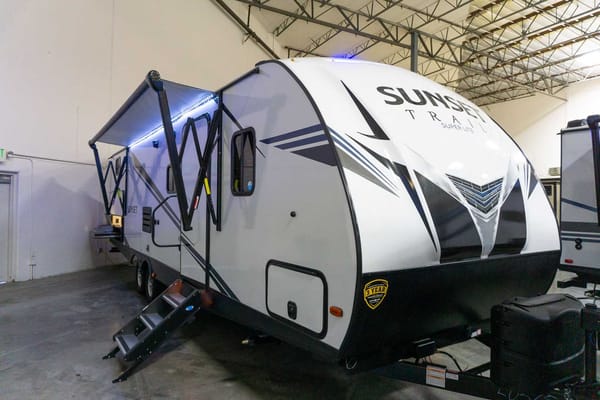 2020 Sunset Trail SS289QB Brand new! Sleeps 10!