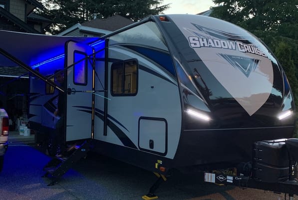 Banwait’s Shadow Cruiser 259BHS Travel Trailer