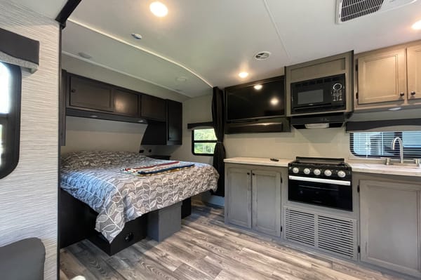 2022 Starcraft Superlite 212FB Travel Trailer