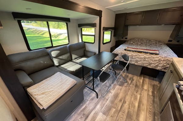 2022 Starcraft Superlite 212FB Travel Trailer