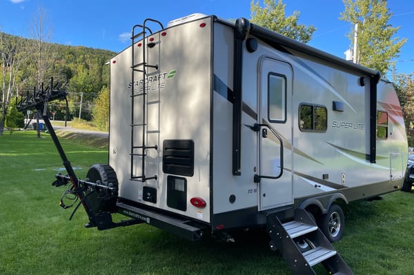 2022 Starcraft Superlite 212FB Travel Trailer