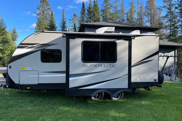 2022 Starcraft Superlite 212FB Travel Trailer