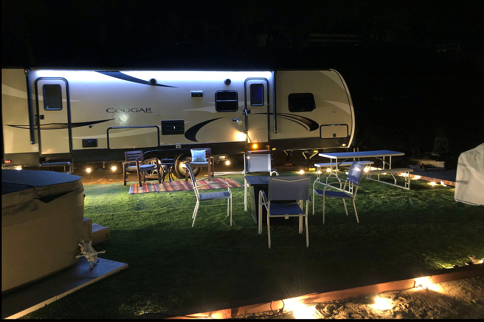 Incredible RV2 Glamping BBQ/Jacuzzi