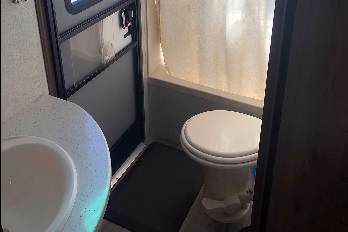 Incredible RV2 Glamping BBQ/Jacuzzi