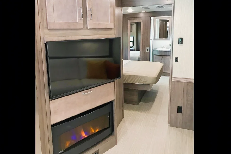 CC RVING LLC 