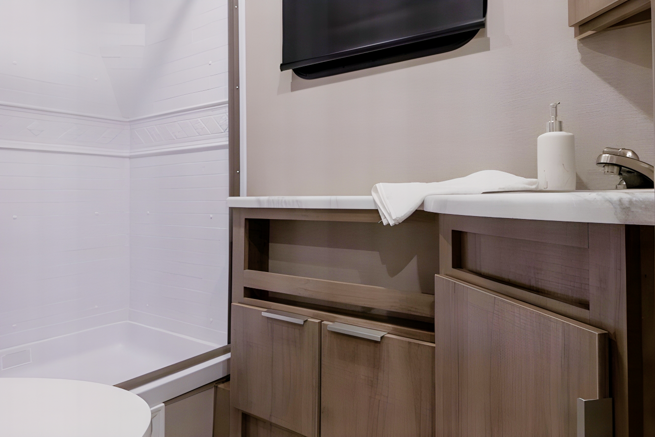 [03] Stress Free RVs - 2021 - New! XL Family Bunkhouse