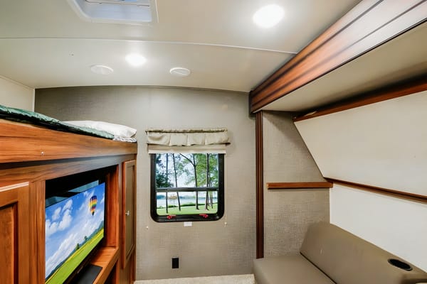 The Rest Nest - Mallard M33 Travel Trailer