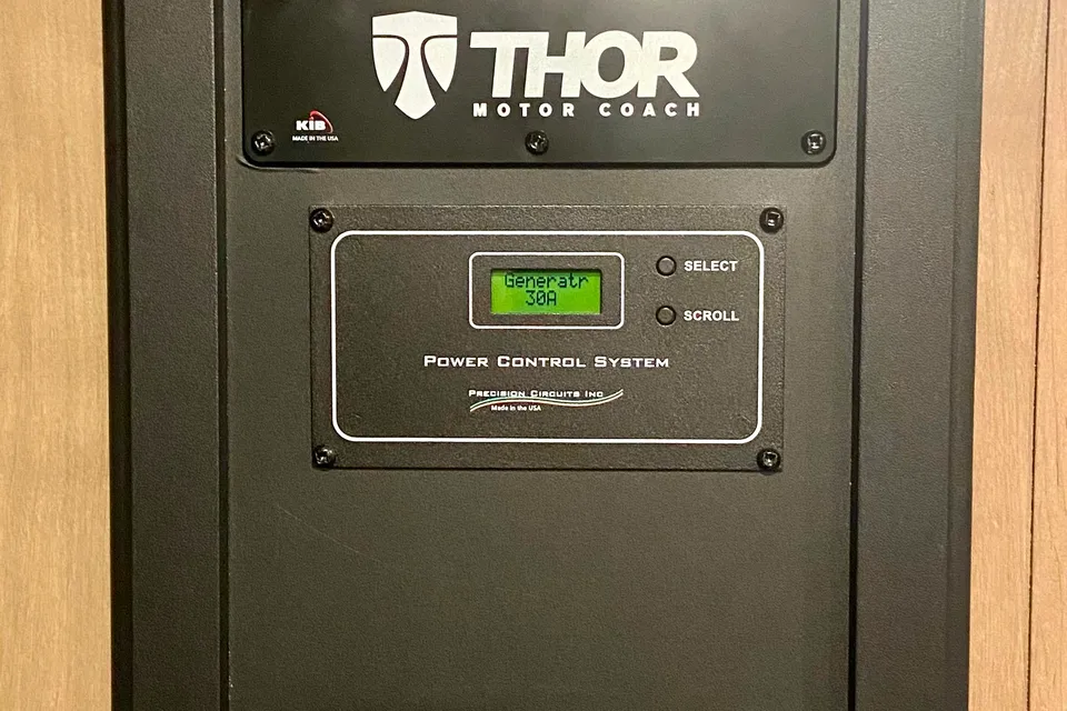 Thor Motor Coach Magnitude BH31 Class C