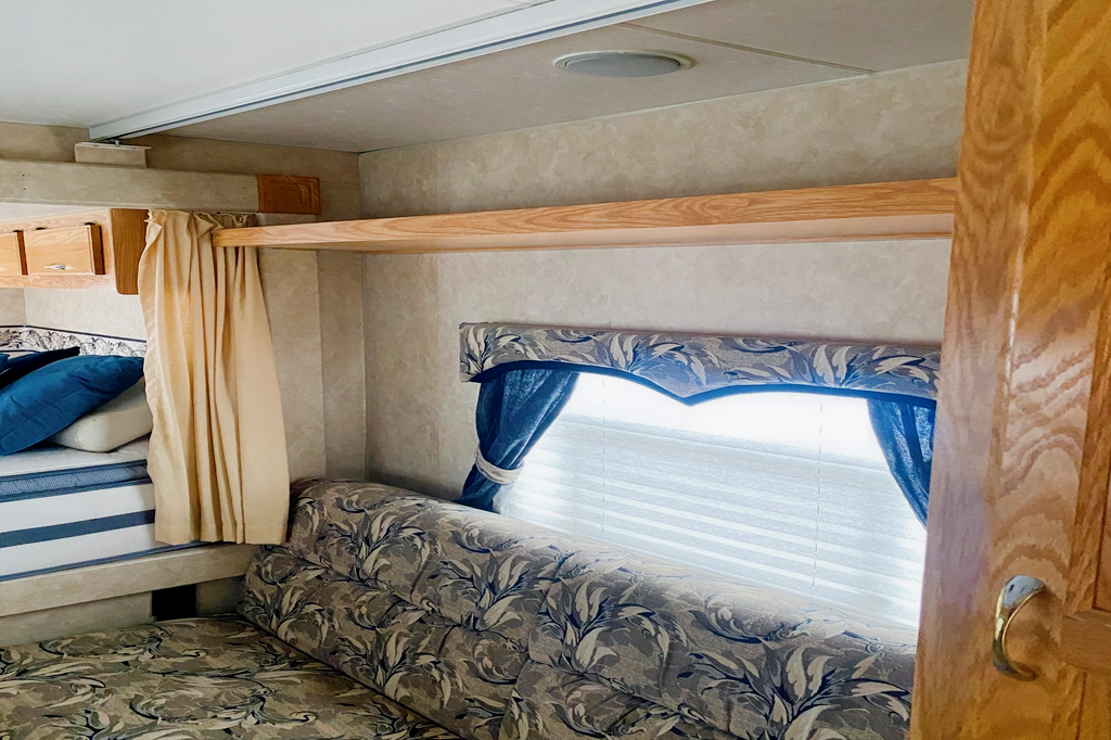Outdoorsman Travel Trailer- Sleeps 8 !