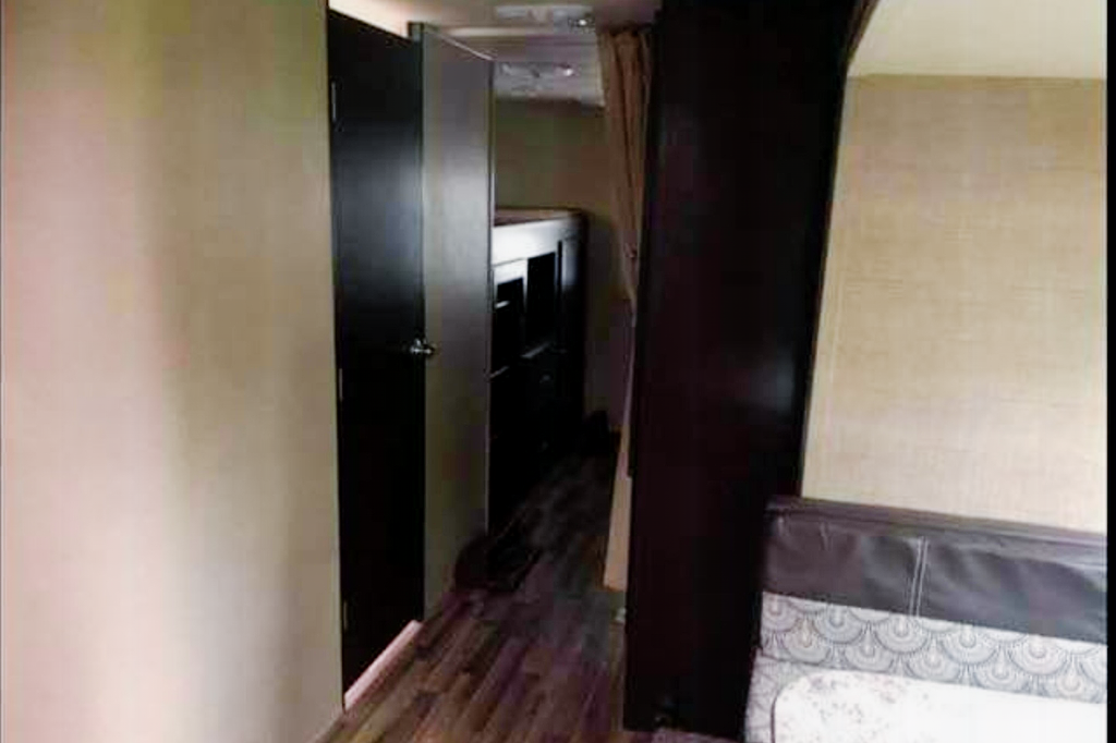 Jordan's Dutchmen Kodiak Travel Trailer
