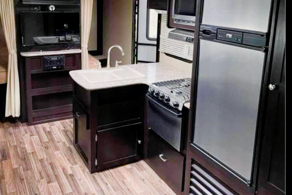 Jordan's Dutchmen Kodiak Travel Trailer