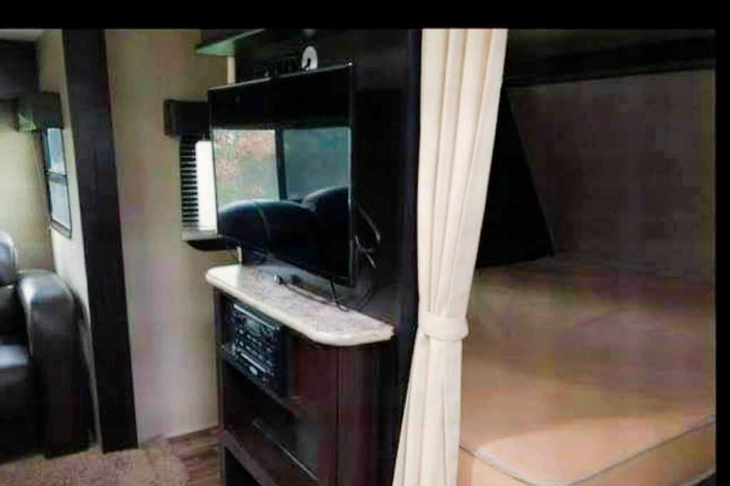 Jordan's Dutchmen Kodiak Travel Trailer