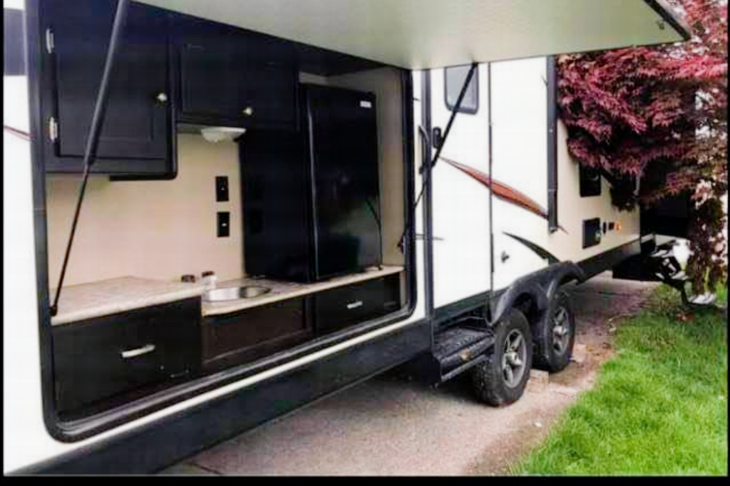Jordan's Dutchmen Kodiak Travel Trailer