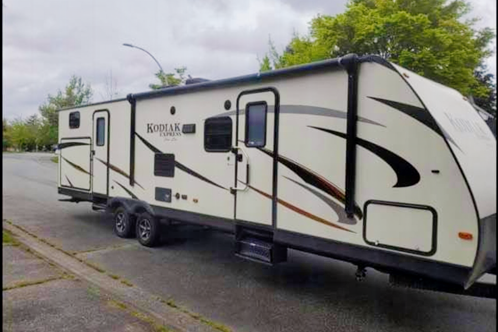 Jordan's Dutchmen Kodiak Travel Trailer