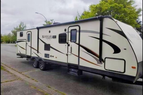 Jordan's Dutchmen Kodiak Travel Trailer