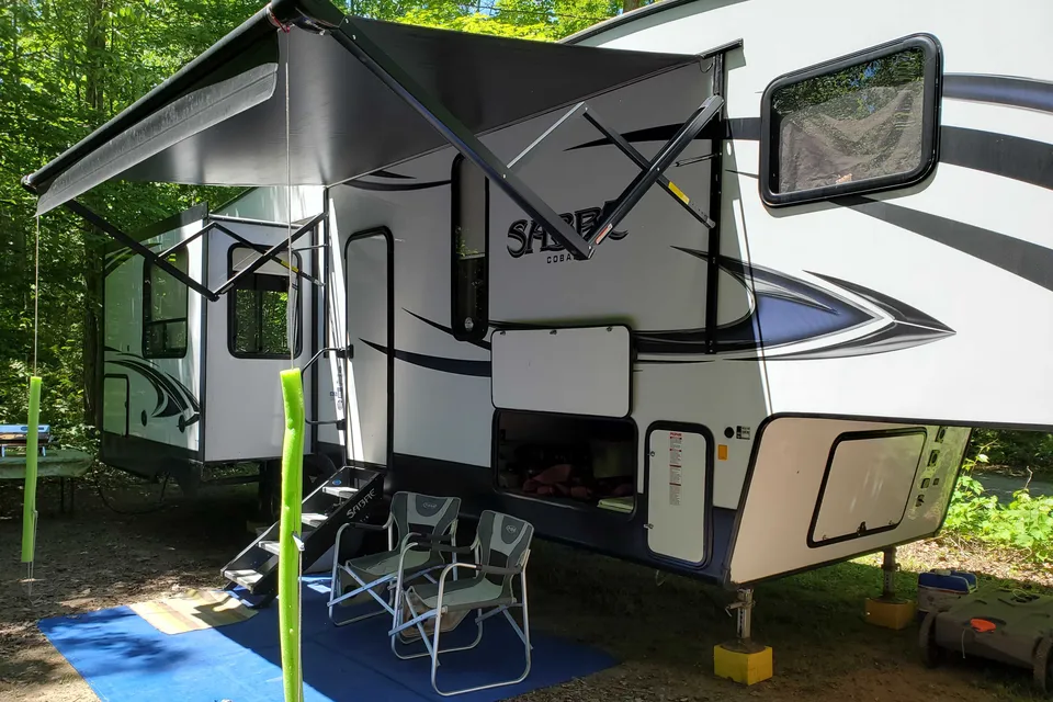 Executive Suite - Palomino - Columbus - Delivery