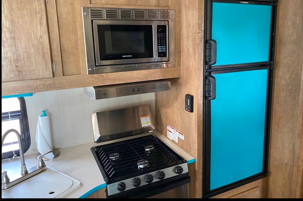 “Verna the Vintage Cruiser” 2019 Gulf Stream 23QBS