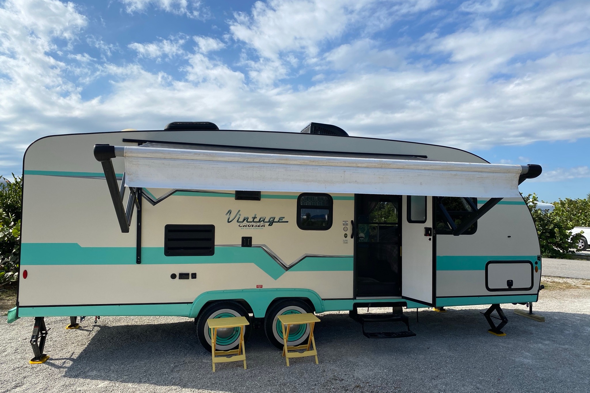 “Verna the Vintage Cruiser” 2019 Gulf Stream 23QBS