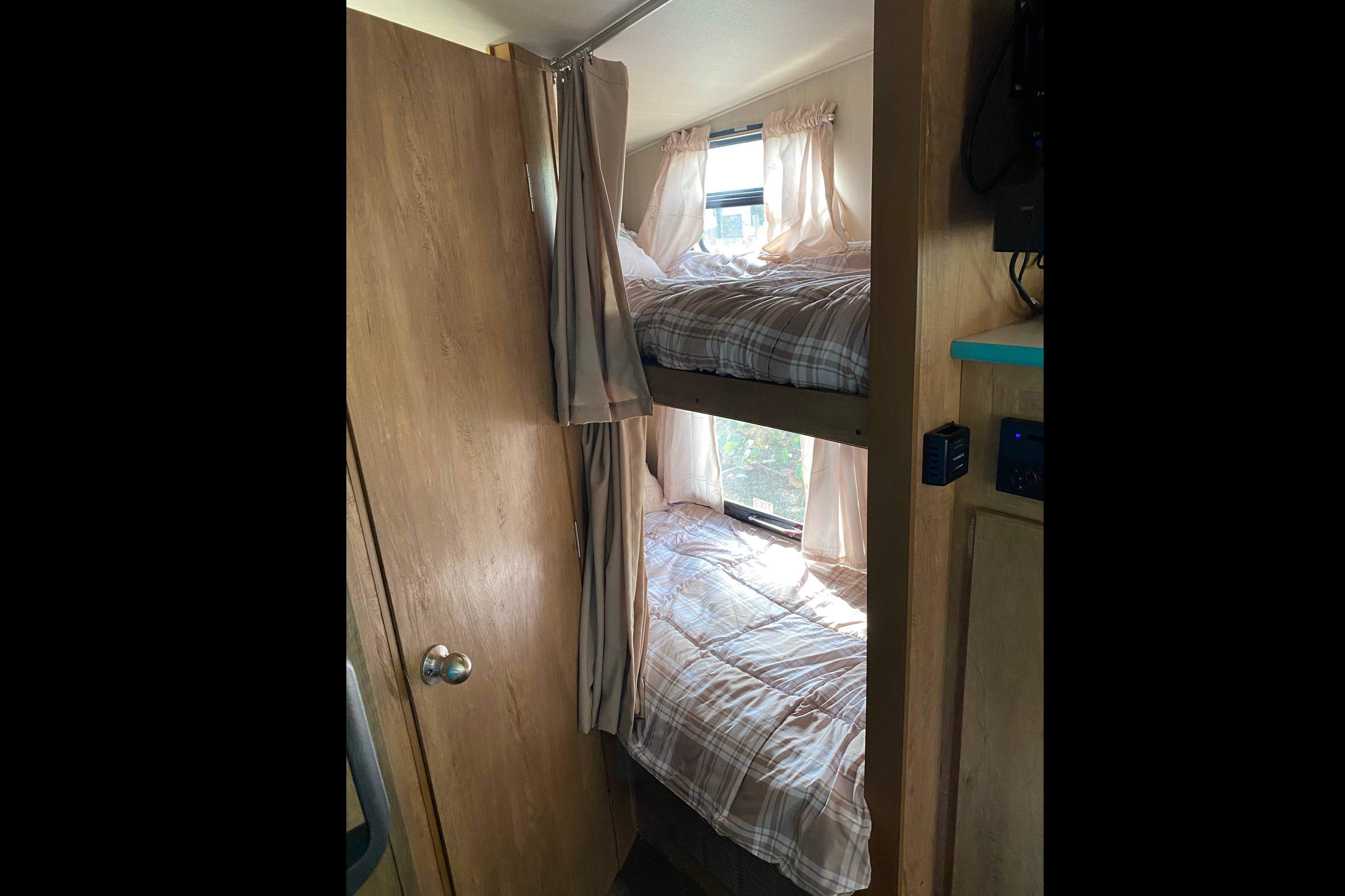 “Verna the Vintage Cruiser” 2019 Gulf Stream 23QBS