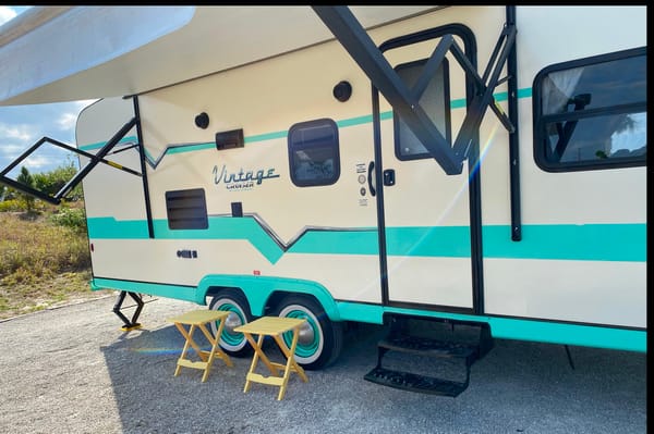 “Verna the Vintage Cruiser” 2019 Gulf Stream 23QBS
