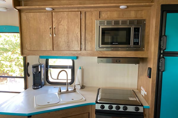 “Verna the Vintage Cruiser” 2019 Gulf Stream 23QBS