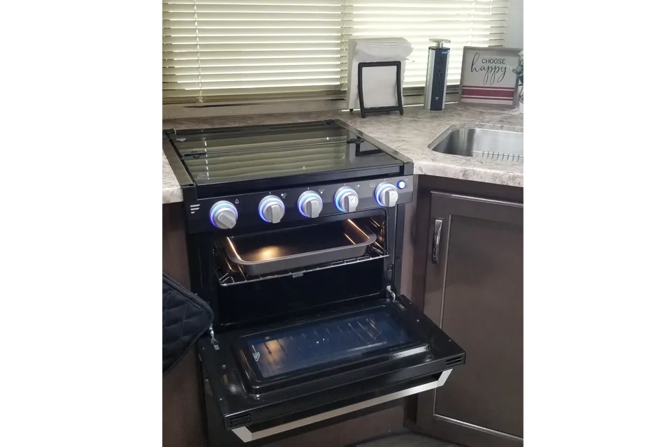 Kim's ** Thor Chateau 28Z. Fully Equipped**