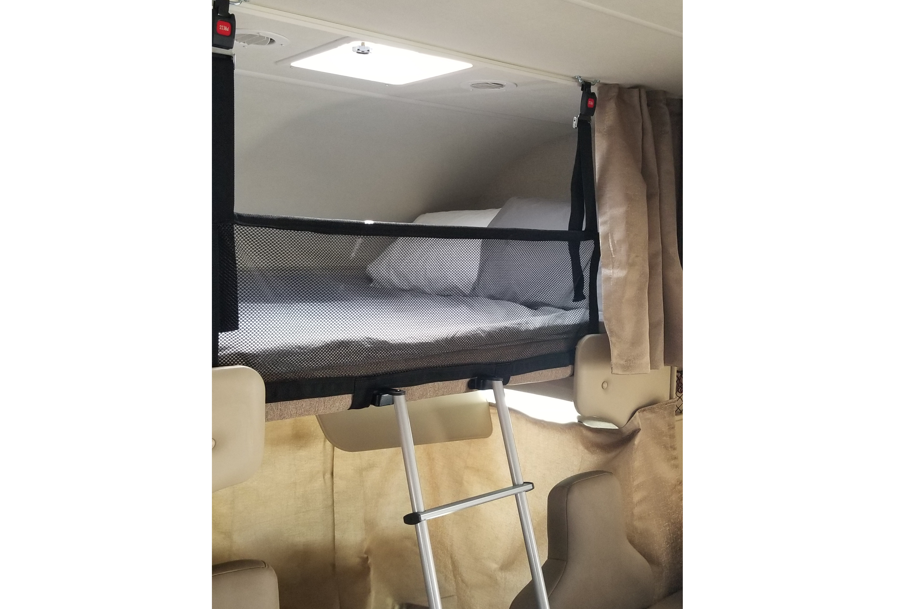 Kim's ** Thor Chateau 28Z. Fully Equipped**