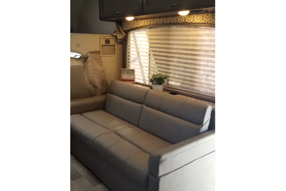Kim's ** Thor Chateau 28Z. Fully Equipped**