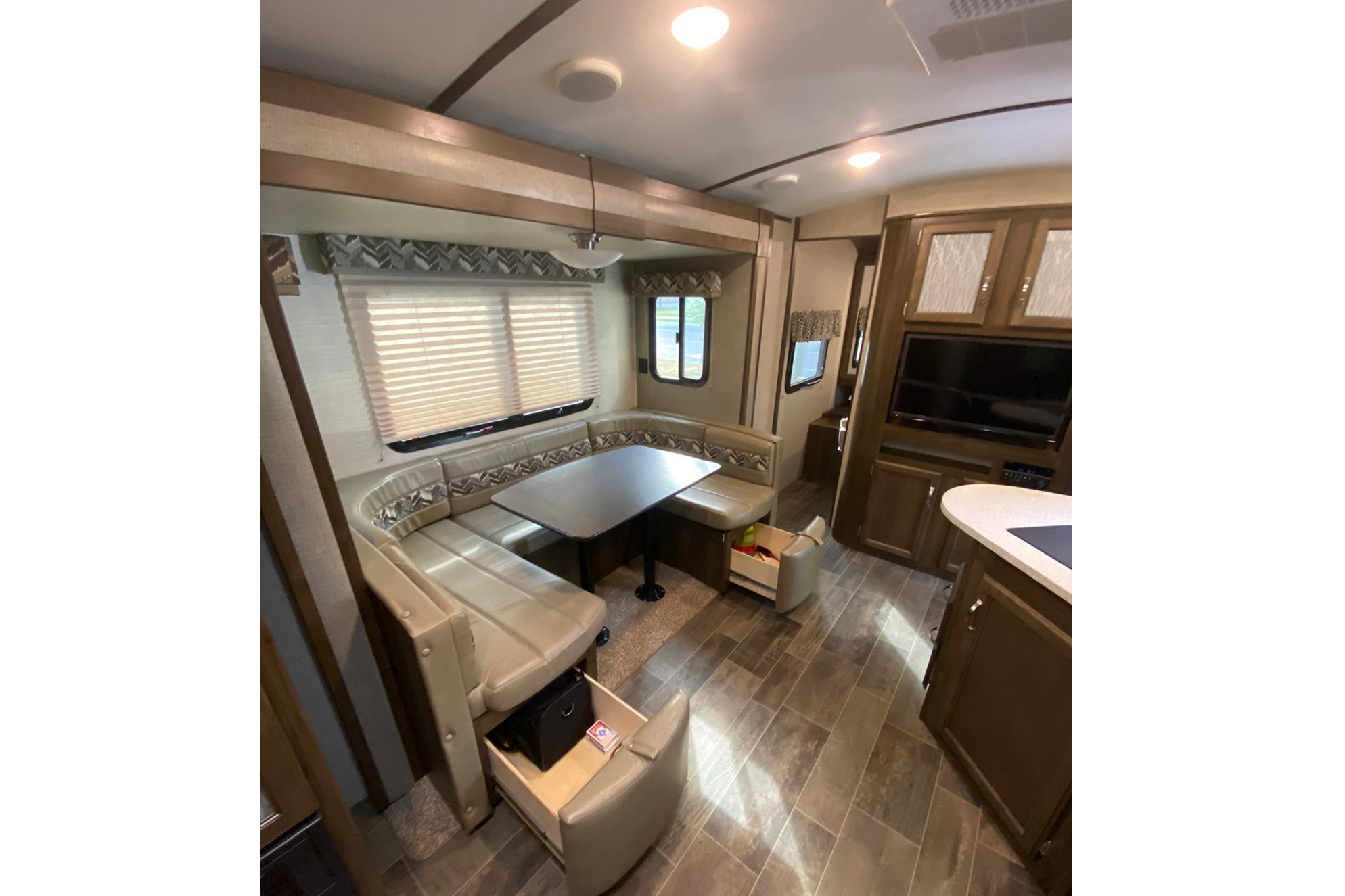 Katinka 's Keystone Bullet Premier 22RBPR  Travel Trailer