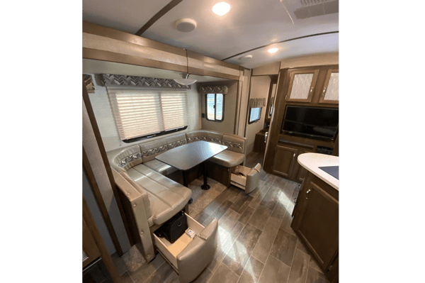 Katinka 's Keystone Bullet Premier 22RBPR Travel Trailer