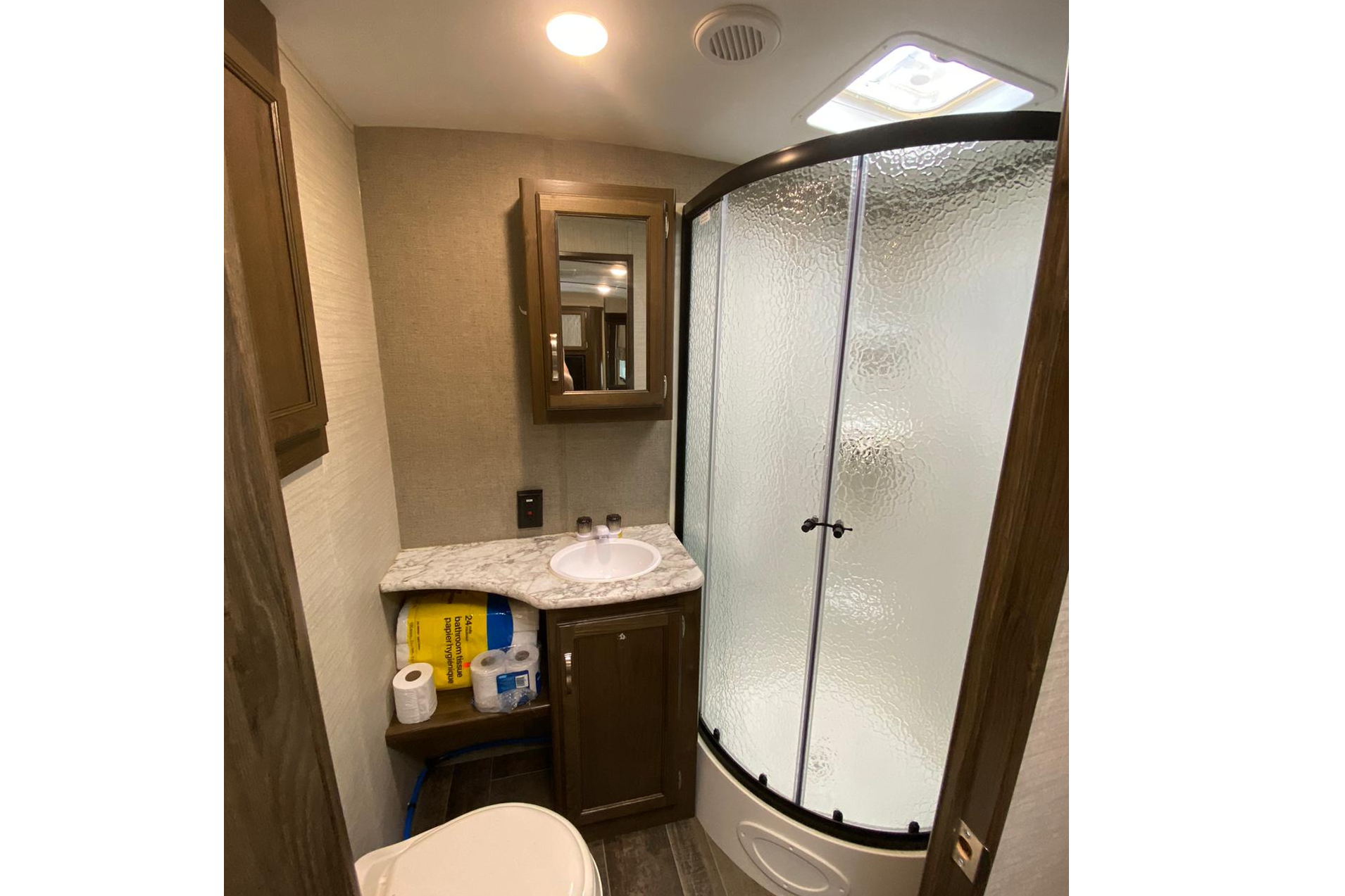 Katinka 's Keystone Bullet Premier 22RBPR  Travel Trailer