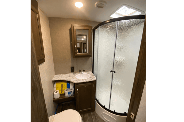 Katinka 's Keystone Bullet Premier 22RBPR Travel Trailer